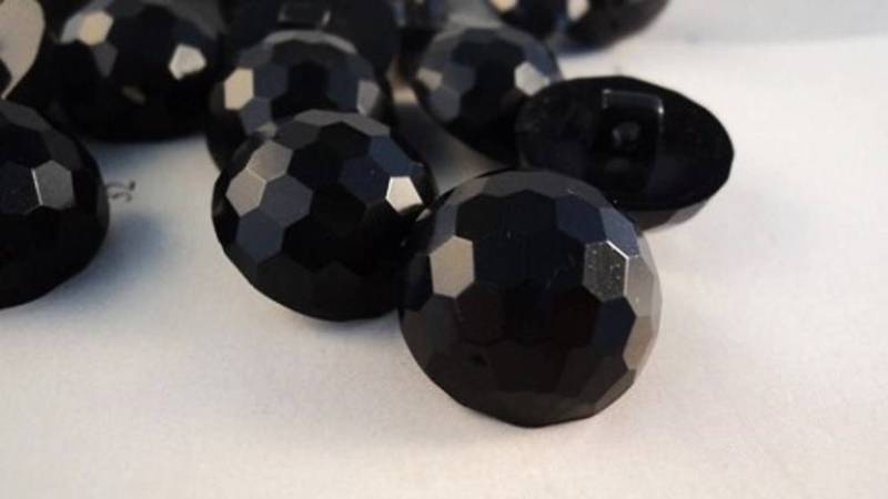 B226 Hal Ball Diamond Italian Buttons