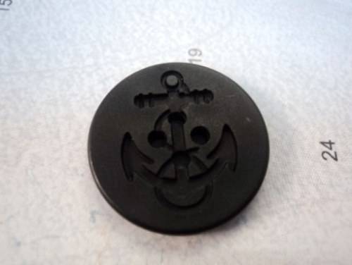 B386 Large Flat Anchor Black Plastic Italian Buttons
