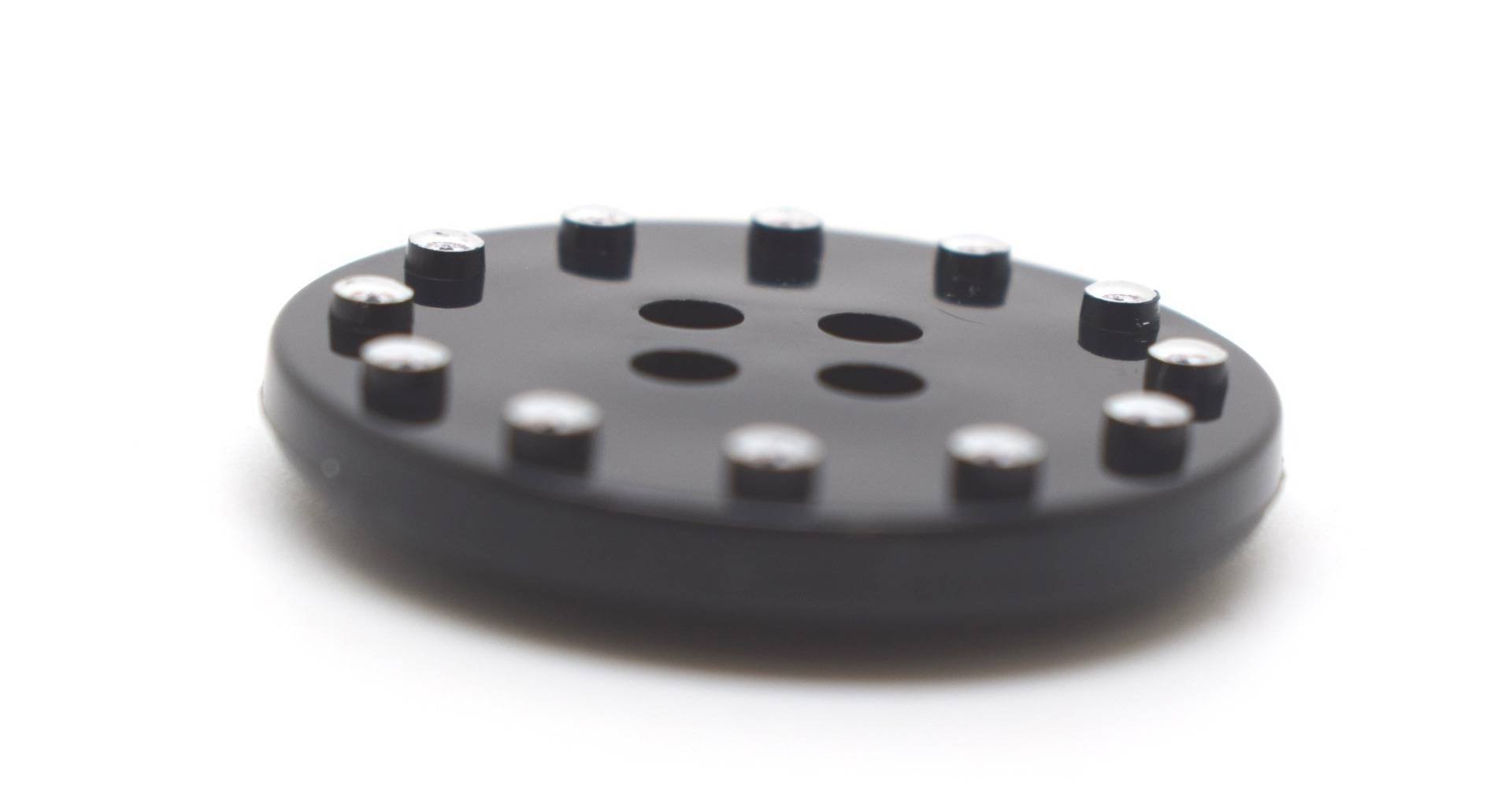 B899 - Plastic - 30mm - Black